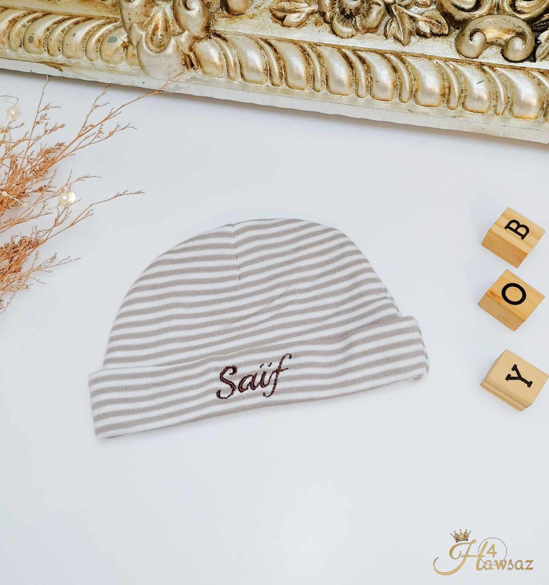 Goedkoopste Baby mutsje met naam - Hawsaz.nl cadeaus | Geboorte mutsje met naam | Babymuts gepersonaliseerd | Kraamcadeau | Newborn babymutsje | Kraamkado