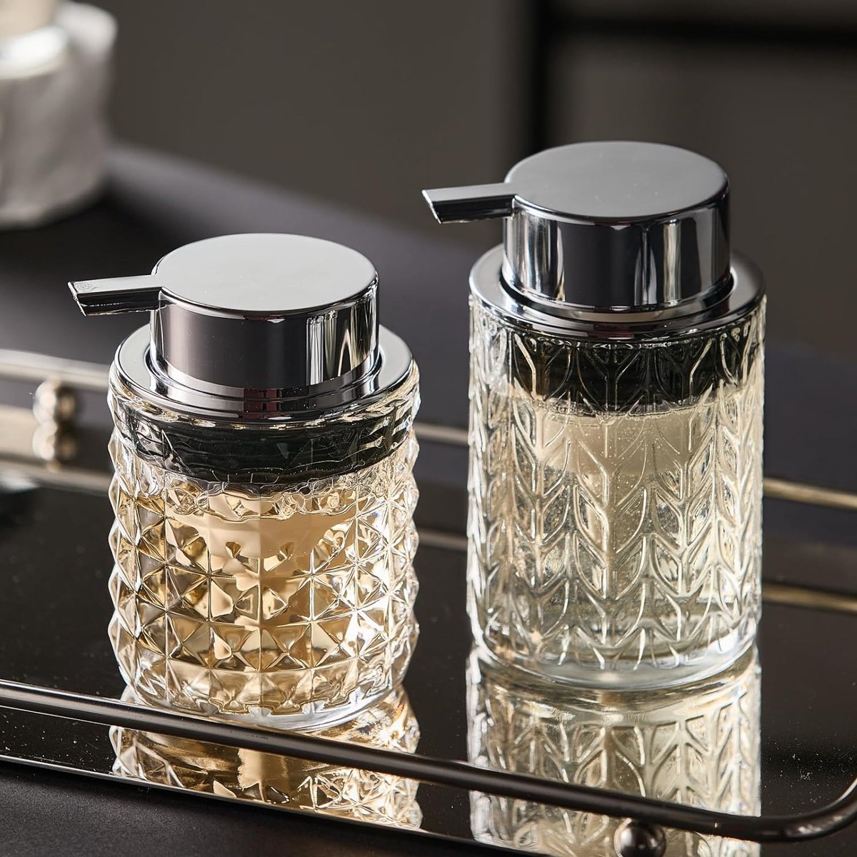 Schuimzeepdispenser voor badkamer en keuken Zeepdispenser op het werkblad met zilveren schuimpomp set van 2