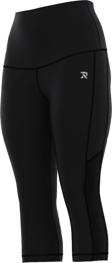 Zwarte driekwart sportlegging met mesh-accenten op de zijkant van de kuiten en een logo.