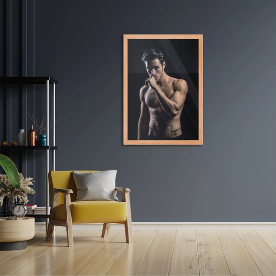 Poster Sexy Man Met Donkere Hare en Ontbloot Bovenlichaam Rechthoek Verticaal Met Lijst L (40 X 50 CM) - Hout - Houten Lijst - Bruine Lijst - Wanddecoratie - Posters