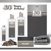 Geschenkset “30 Jaar Happy Birthday!” - 5 producten - 920 gram | Giftset voor hem - Luxe wellness cadeaubox - Cadeau man - Gefeliciteerd - Set Verjaardag - Geschenk jarige - Cadeaupakket vader - Vriend - Broer - Verjaardagscadeau - Zilver