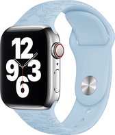 Mobigear - Watch bandje geschikt voor Apple Watch Series 9 (45mm) Bandje Flexibel Siliconen Druksluiting | Mobigear Butterflies - Babyblauw