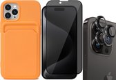 Hoesje Pasjeshouder geschikt voor iPhone 15 Pro Max - Privacy Screenprotector FullGuard + Camera Lens Screen Protector Zwart - Siliconen Case Back Cover Oranje