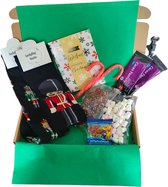 Cadeau box – Kerst pakket - Kerst cadeau - Kerst geschenk - Kerst - Socks waar je HAPPY van wordt - Verrassings Pakket - Gift box - Grappig - Cadeau voor vrouw man – Kado – Sokken - Geschenkdoos –LuckyDay Socks - 2 paar - Maat 41- 46