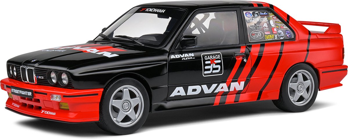 Het 1:18 gegoten model van het BMW 3-Serie M30 Advan Rally Drift Team uit 1990. De fabrikant van het schaalmodel is Solido. Dit model is alleen online verkrijgbaar