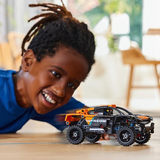LEGO Technic NEOM McLaren Extreme E Team - 42166 | bol