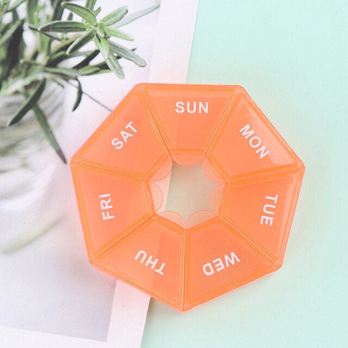 Goedkoopste Gadgetpoint - Pillendoosje - Pillenbox - Opbergbakje - Ma-Zo - 7 dagen - Oranje
