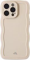 xoxo Wildhearts Wavy case Beige telefoonhoesje - Geschikt voor iPhone 14 Pro - Golvend hoesje - Silicone case met golven - Beige