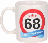 Verjaardag 68 jaar verkeersbord mok / beker