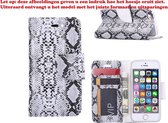 Xssive Hoesje voor Apple iPhone 5C - Book Case Slangen Print Zwart Wit