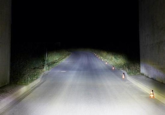 Busch + Müller Lumotec IQ-X Dynamo Koplamp LED, zilver — afbeelding 5