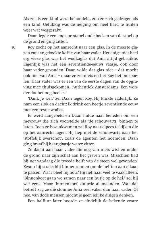 Tekst uit een boek. Een man en een vrouw praten.