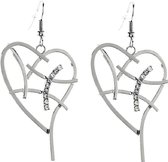 Oorbellen zilver kleur hangers in hartvorm