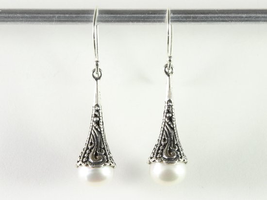 Boucles d'oreilles pendantes en argent ornées de perles d'eau douce
