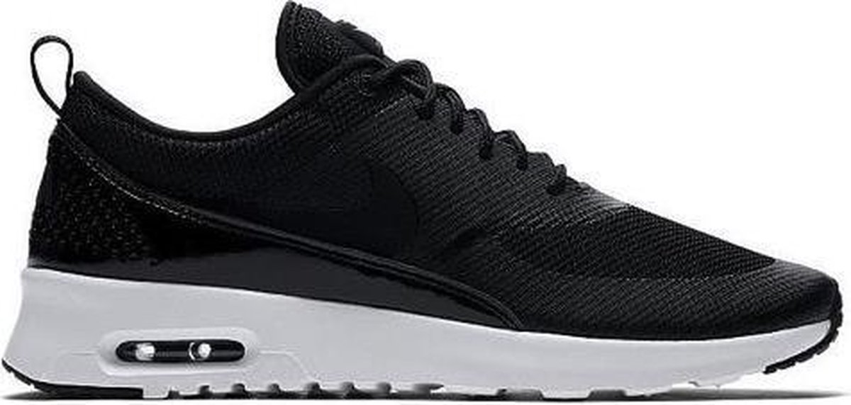 nike air max thea black & white