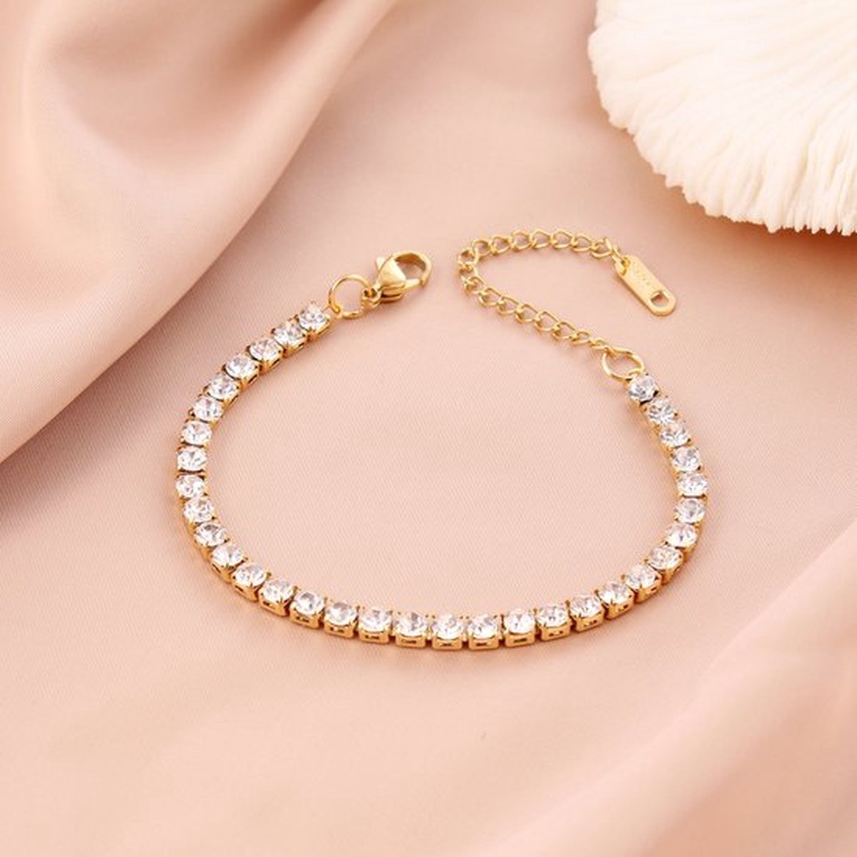 EHH BEAUTY -Luxe Armband -Zirkonia -Dames armband - Goudkleur -Diamantjes - Cadeau voor haar - Tennis armband- bracelet
