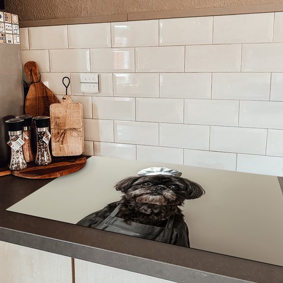 KitchenYeah® Inductie beschermer 85x52 cm - Hondje - Kokskleding - Zwart - Beige - Kookplaataccessoires - Afdekplaat voor kookplaat - Inductiebeschermer - Inductiemat - Inductieplaat mat - Keuken decoratie