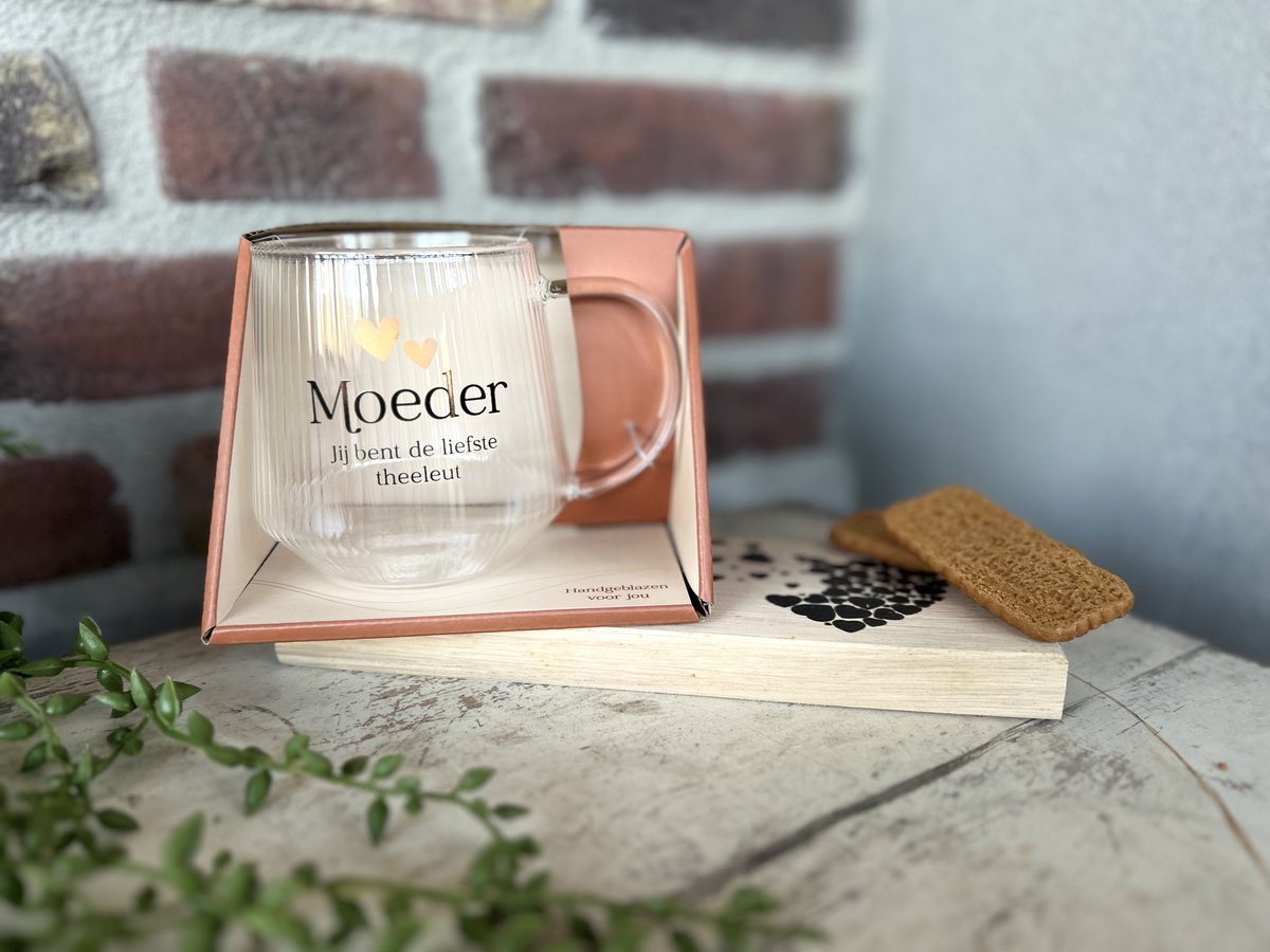 Creaties van Hier - Cadeaupakket Theeglas met Plankje - Moeder - Glas - Hout - Moederdag