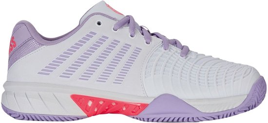 Witte tennisschoen met paarse veters, paarse accenten en roze schokdemper.
