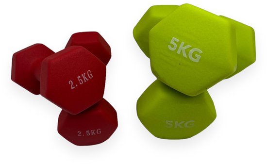 Rode 2,5kg en groene 5kg dumbbells gestapeld.
