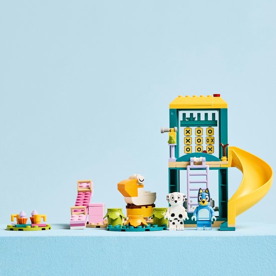 LEGO® Bluey: Bluey en Chloé in de Speeltuin Bouwset - 11201