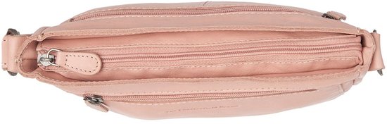 Roze leren crossbodytas met ritssluiting aan de bovenkant en twee extra ritsvakken aan de voorkant.