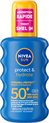 NIVEA SUN Protect & Hydrate Zonnebrand Spray - SPF 50 - Zonnespray - Hydrateert - Met Vitamine C - 200 ml