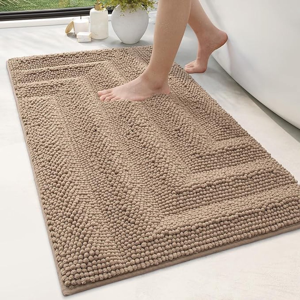 Badkamertapijt, 60 x 110 cm, chenille, pluizige badmat, antislip, wasbaar, absorberend, zachte douchemat voor badkamer, beige
