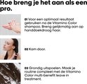 Guide étape par étape pour appliquer L'Oréal Vitamino Color : se laver les mains, peigner les cheveux et rincer. Trois images.