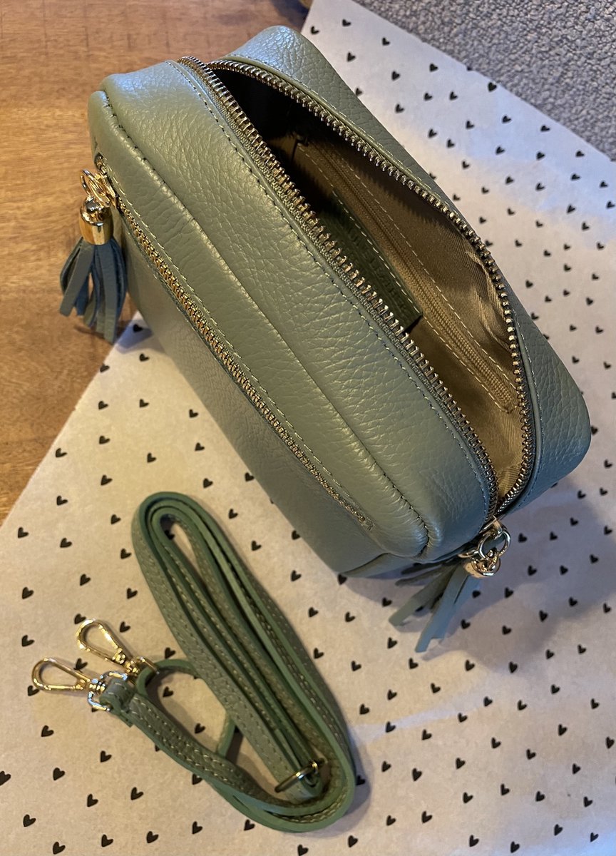 Schoudertas Echt Leer | ZEEGROEN | 20 cm x 14 cm x 8 cm | Handtas | Toilettas | Accessoire | Trendsetter | Wauw | Fashion | Trending | Zak | Hip | Handig | Gadget | Make-up tas | Purse | Make up | Accessoires | Dames | Kinderen | Vrouw | Mat | Mode