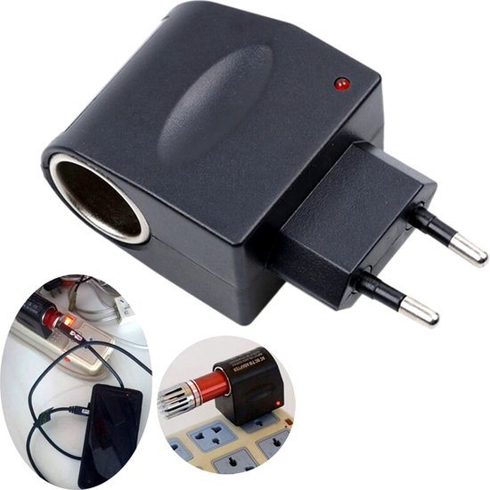 Zwarte AC/DC adapter met EU stekker en sigarettenaansteker poort, in gebruik met een auto laadstekker en telefoon.