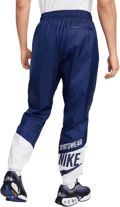 Nike windrunner woven pant in de kleur blauw.