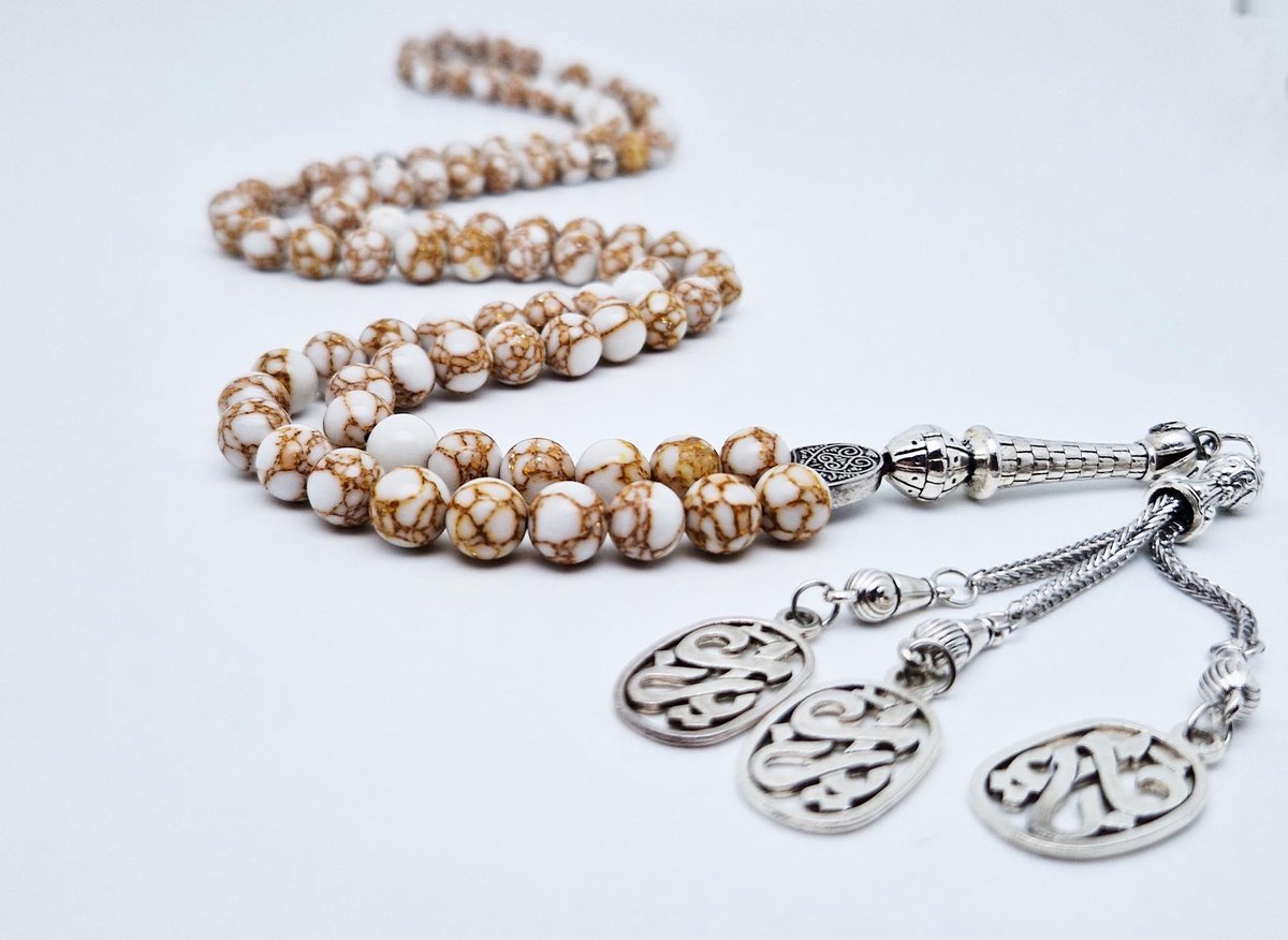 Handgemaakte tesbih "Tasbih" natuursteen "Wit howliet gesponnen goud" - Aantal kralen 99 - Diameter kralen 8MM - met metaal tassel "Yarab" - Een mooi cadeau-idee