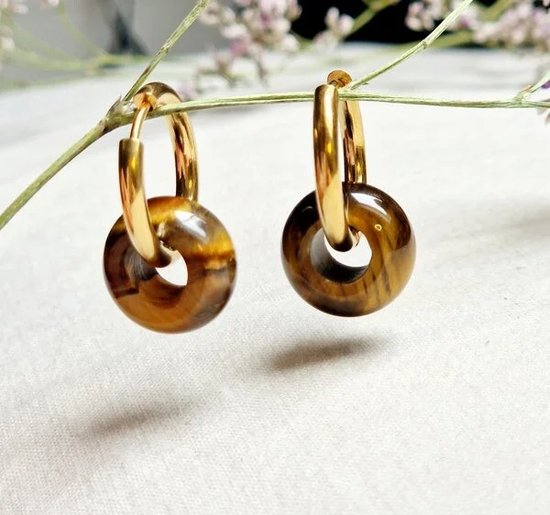 Goudkleurige oorringen met bruin-zwarte tijgeroog hangers. Luxe oorbellen.