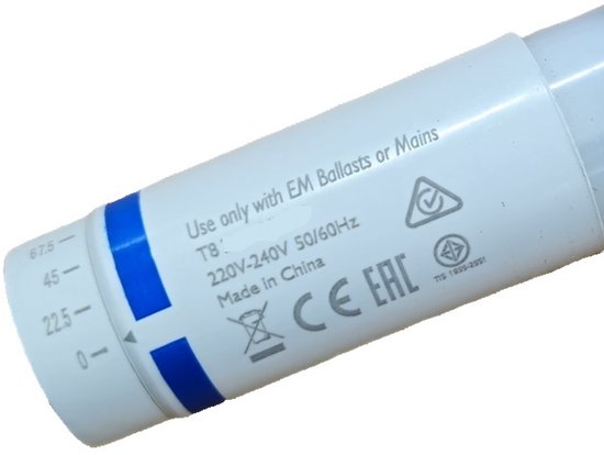 Philips LED buis met markeringen voor lengte en logo's.