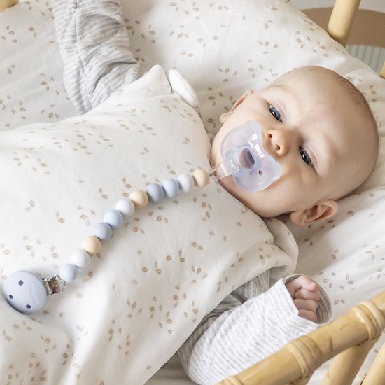 Baby Vindt De Fopspeen Geweldig Stock Afbeelding - Image of droom