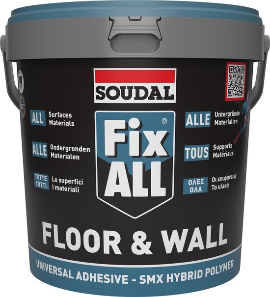 Zwarte emmer Soudal Fix ALL Floor & Wall universele lijm, met blauwe deksel en handvat. De tekst op de emmer is in meertalige opdruk.