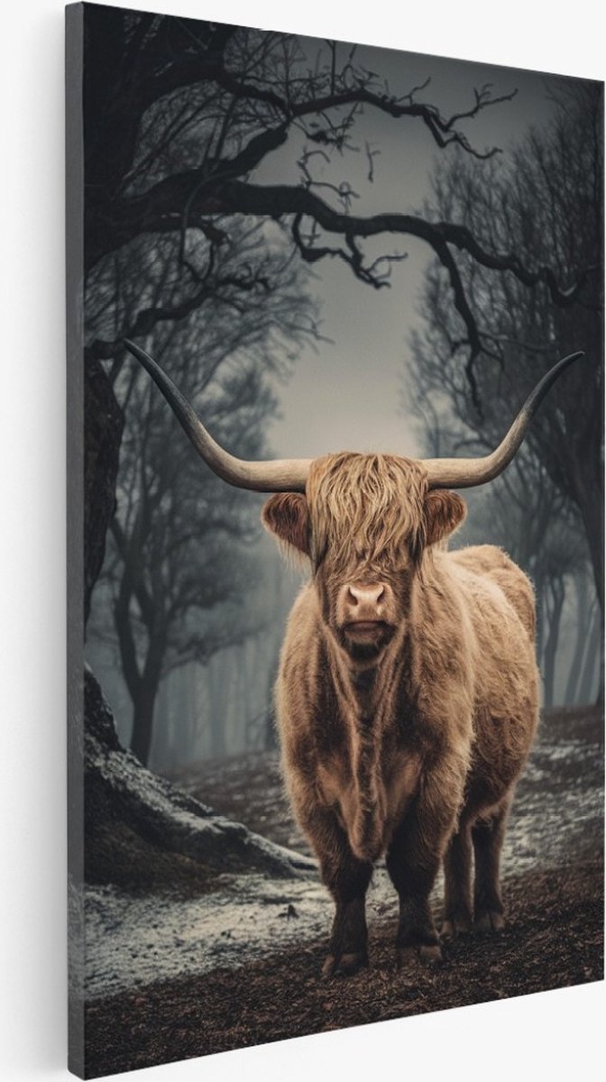 Saammp Canvas Schilderij - Schotse Hooglander in een kaal bos - Natuur - Dieren - 100x150 - Foto op canvas - Wanddecoratie - Muurdecoratie Woonkamer - Slaapkamer decoratie - Canvas Print Multicolor