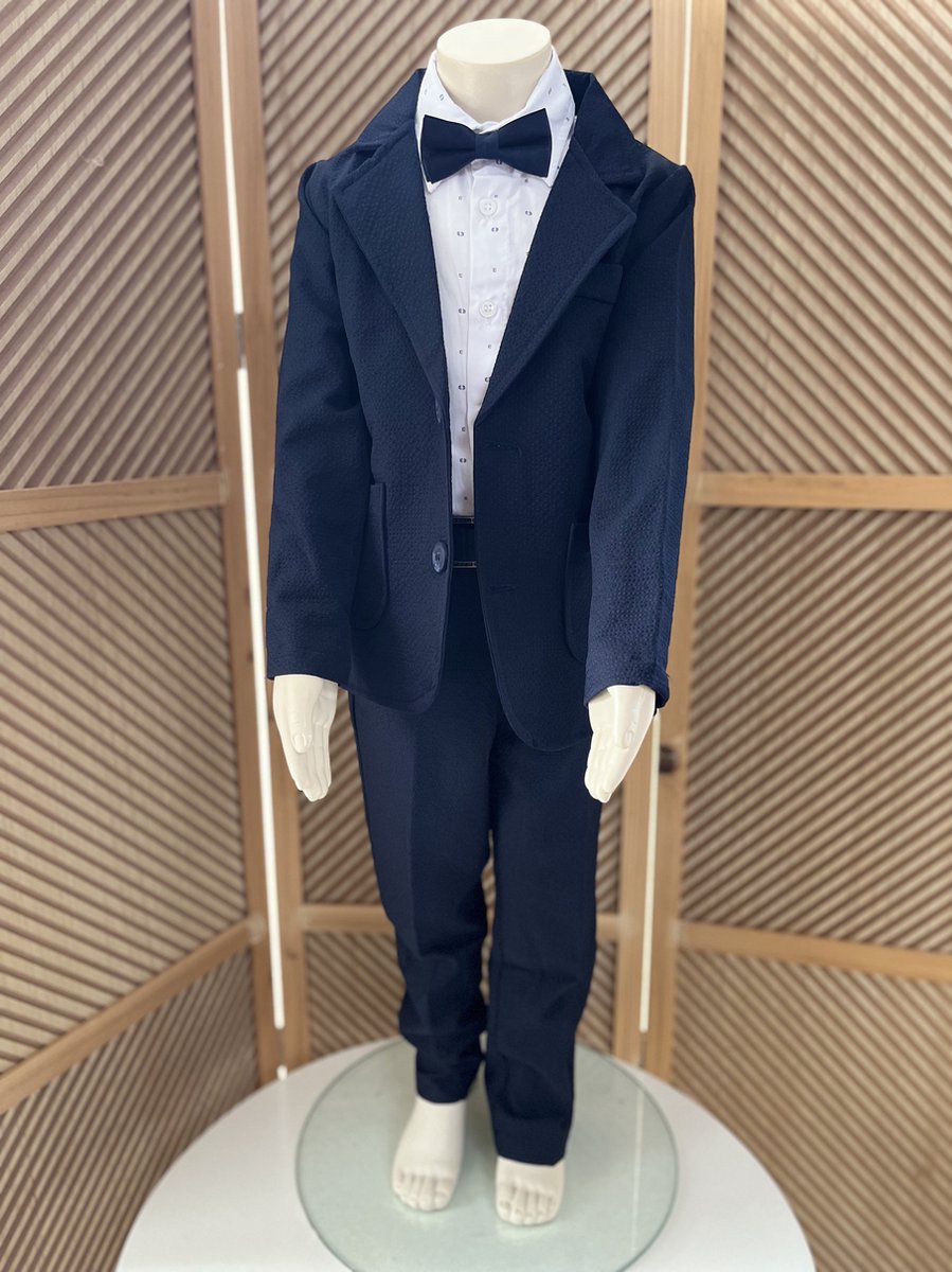 luxe jongens kostuum-kinderpak- kinderkostuum-3 delige set -marineblauwe blazer, broek, hemd, vlinderstrik-donkerblauwe kostuum -bruidsjonkers-bruiloft-feest-verjaardag-fotoshoot- communie-7 jaar maat 122