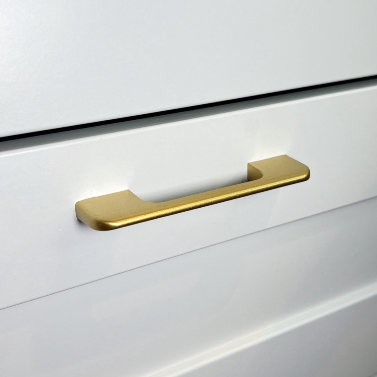 Handgreep Goud RVS ''Florence'' - Handgreep Goud 128mm – Handgrepen kast - Meubelgrepen - Keukengreep goud - Kastgrepen -Handgrepen keukenkastjes - Meubelgreep - Handgrepen deurtjes - handgreep keuken - Deurgreep - ladegreep - incl schroeven