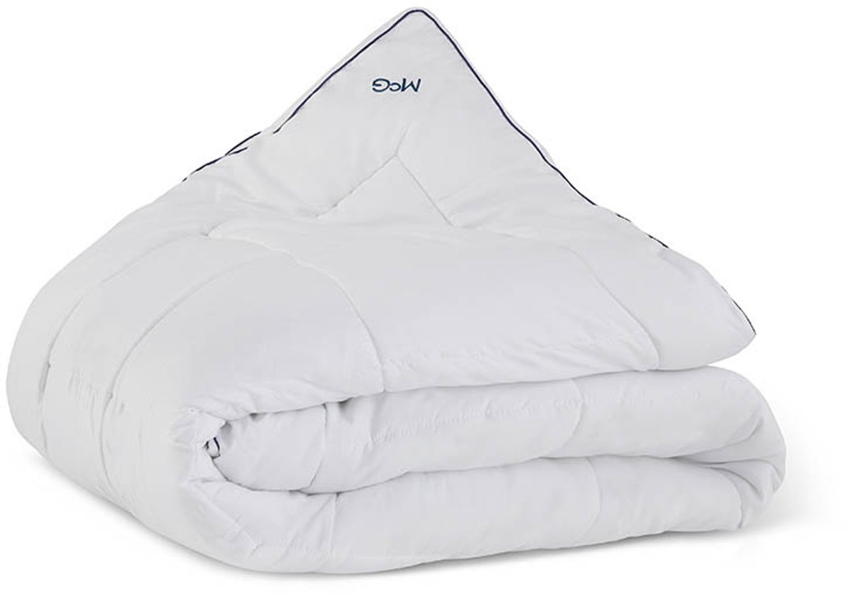 Dekbed-Discounter - McGregor Dekbed 240 x 200 cm - Alle seizoenen - Wasbaar op 40 graden - Hotelkwaliteit: volumineus, lichtgewicht en extra comfortabel - Wit