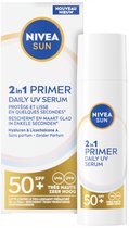 NIVEA SUN UV Face 2-in-1 Primer Makeup Serum – Zonnebrand Gezicht SPF 50+ - Gezichtsserum met Hyaluronzuur - Zonder Parfum – 30ml