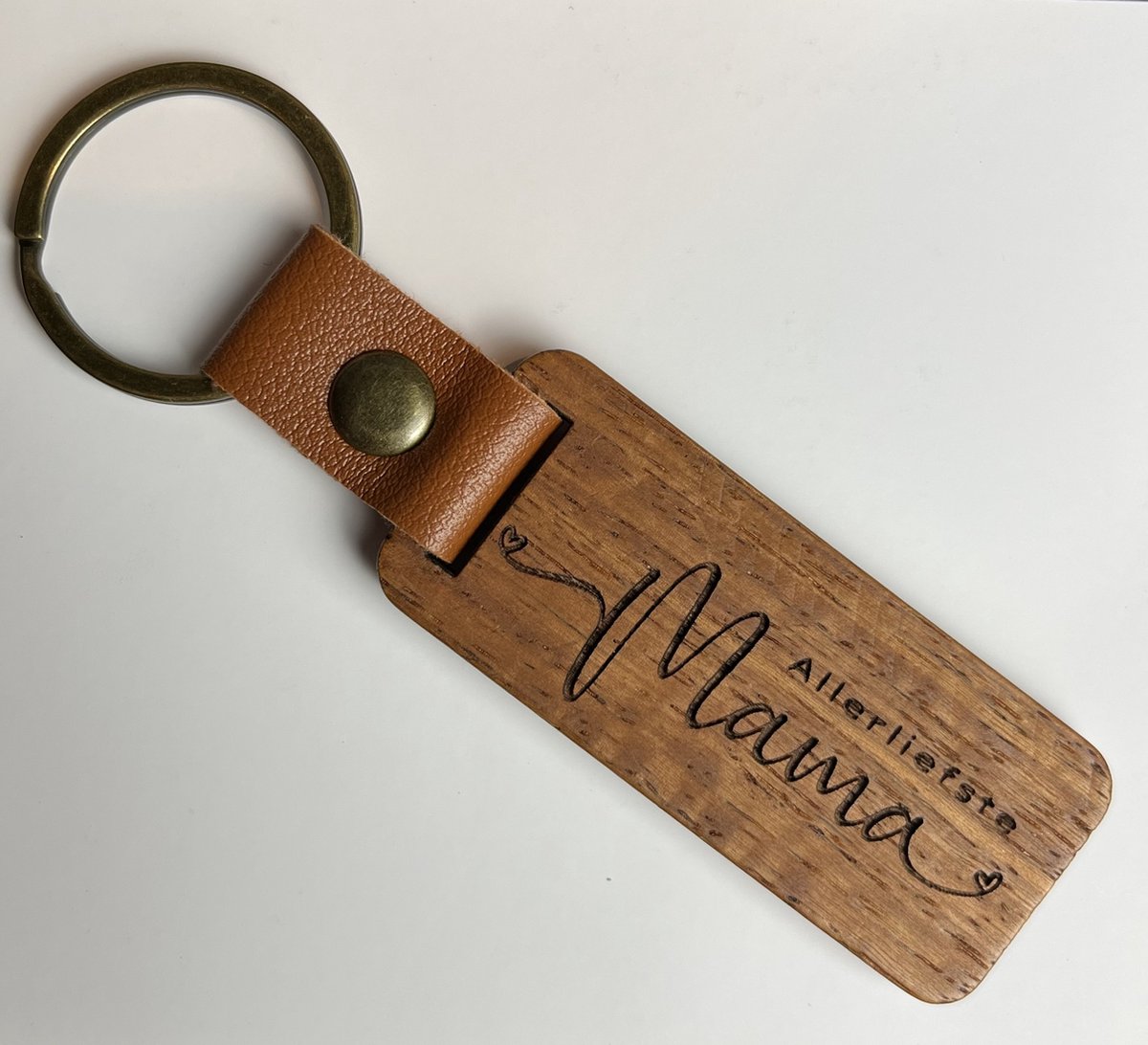 Lonnie - Sleutelhanger - Hout -Luxe afwerking met PU Leren Detail - Gegraveerde tekst - Allerliefste Mama