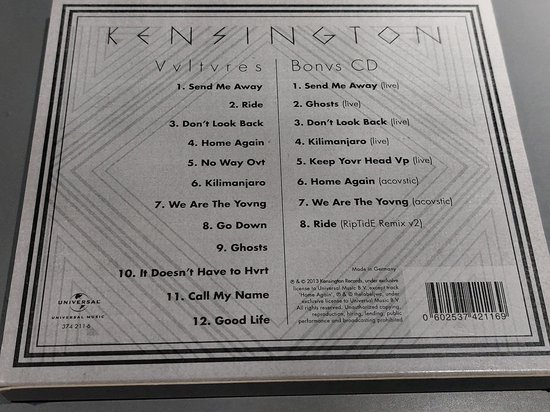 Achterkant cd-hoesje met tracklist van 'Vultures' en 'Bonvs CD', inclusief 'Made in Germany'.