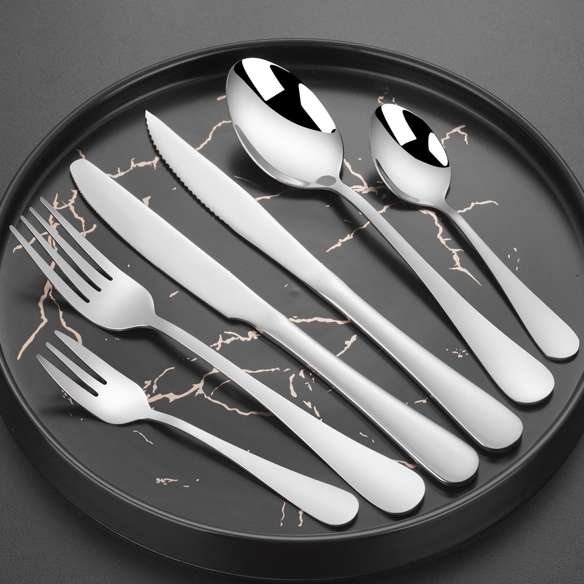 Deleca 6 Persoons Luxe Bestekset Adora - Lepels, Messen, Vorken, Steakmessen & Gebaksvorkjes - Vaatwasserbestendig Bestek - Zilver / Edelstaal