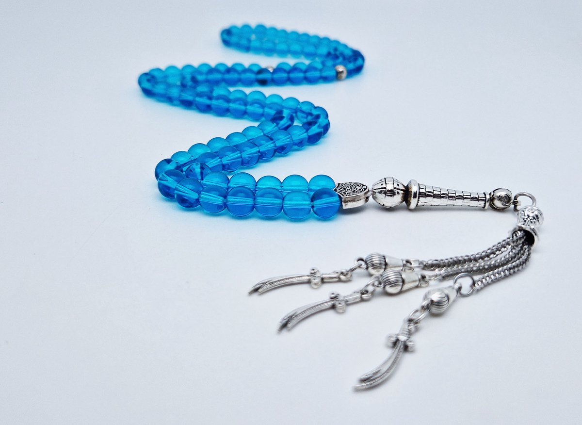 Handgemaakte tesbih "Tasbih" natuursteen " Blauwe kwarts " - Aantal kralen 99 - Diameter kralen 8MM - met metaal tassel "Zwaarden" - Een mooi cadeau-idee