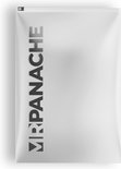 Witte verpakkingstas met een verticale zwarte tekst 'MR. PANACHE' erop.