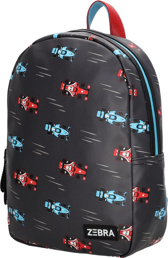 Sac à dos avec fond gris foncé, imprimé de voitures de course rouges et bleues.