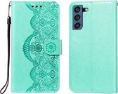 Voor Samsung Galaxy S21 FE Flower Vine Embossing Pattern Horizontale Flip Leather Case met Card Slot & Holder & Wallet & Lanyard (Green)