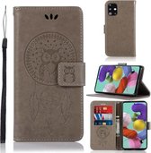 Voor Galaxy A71 Windgong Uil Embossing Patroon Horizontale Flip lederen tas met houder & kaartsleuven & portemonnee (grijs)